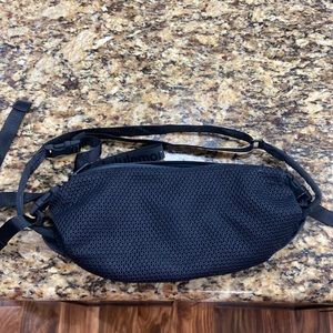 Lululemon belt bag
